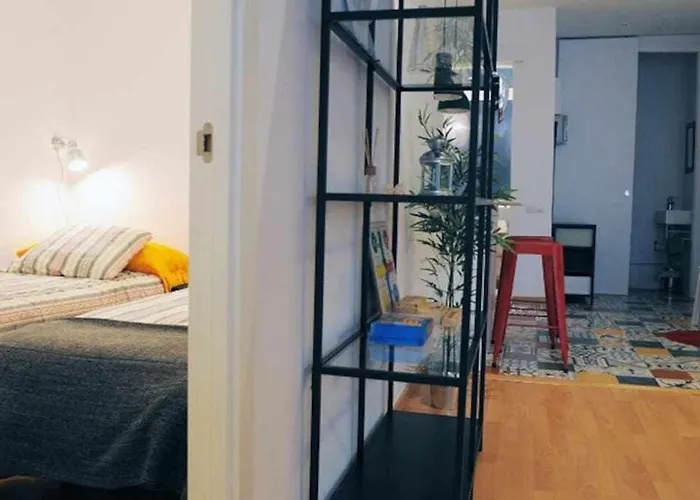 Calm Modern شقة *