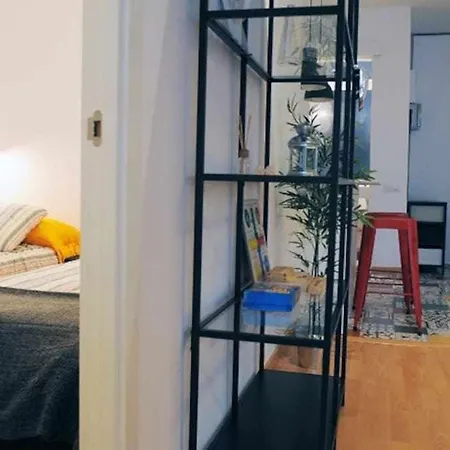 Calm Modern Apartment *